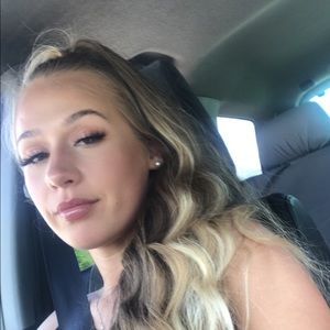 Meet your Posher, Abby